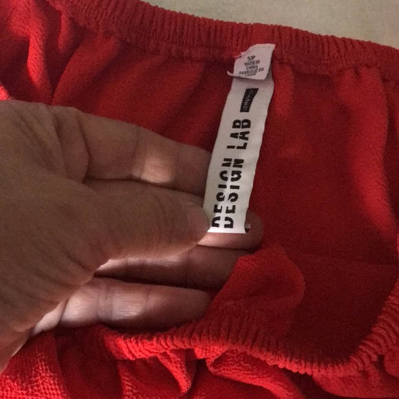 Size small off shoulder top - Picture 3 of 4